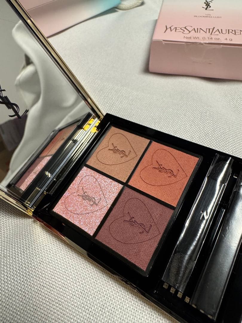 【新品未使用】イヴ・サンローラン　アイシャドウNO.125