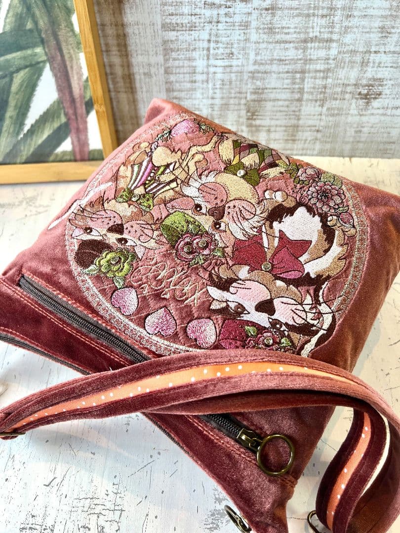 ロラライハリス♡テラコッタローズベロア♡刺繍のふんわり軽量ショルダーバッグ