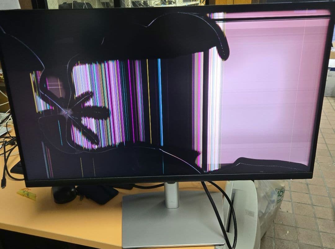 ジャンク品　Dell 27 4K モニター 　P2723QE