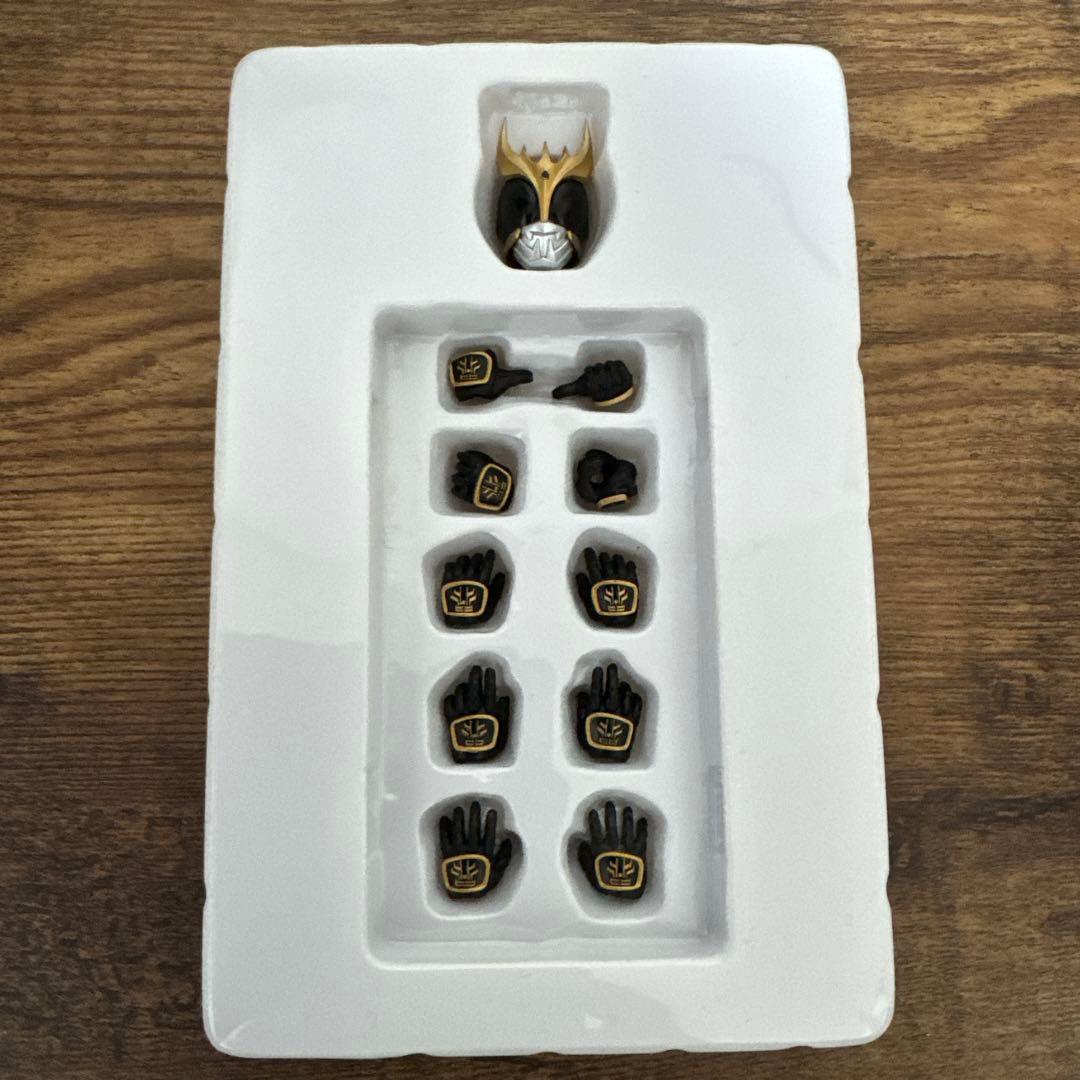 【訳あり品】真骨彫製法 仮面ライダークウガ アルティメットフォーム