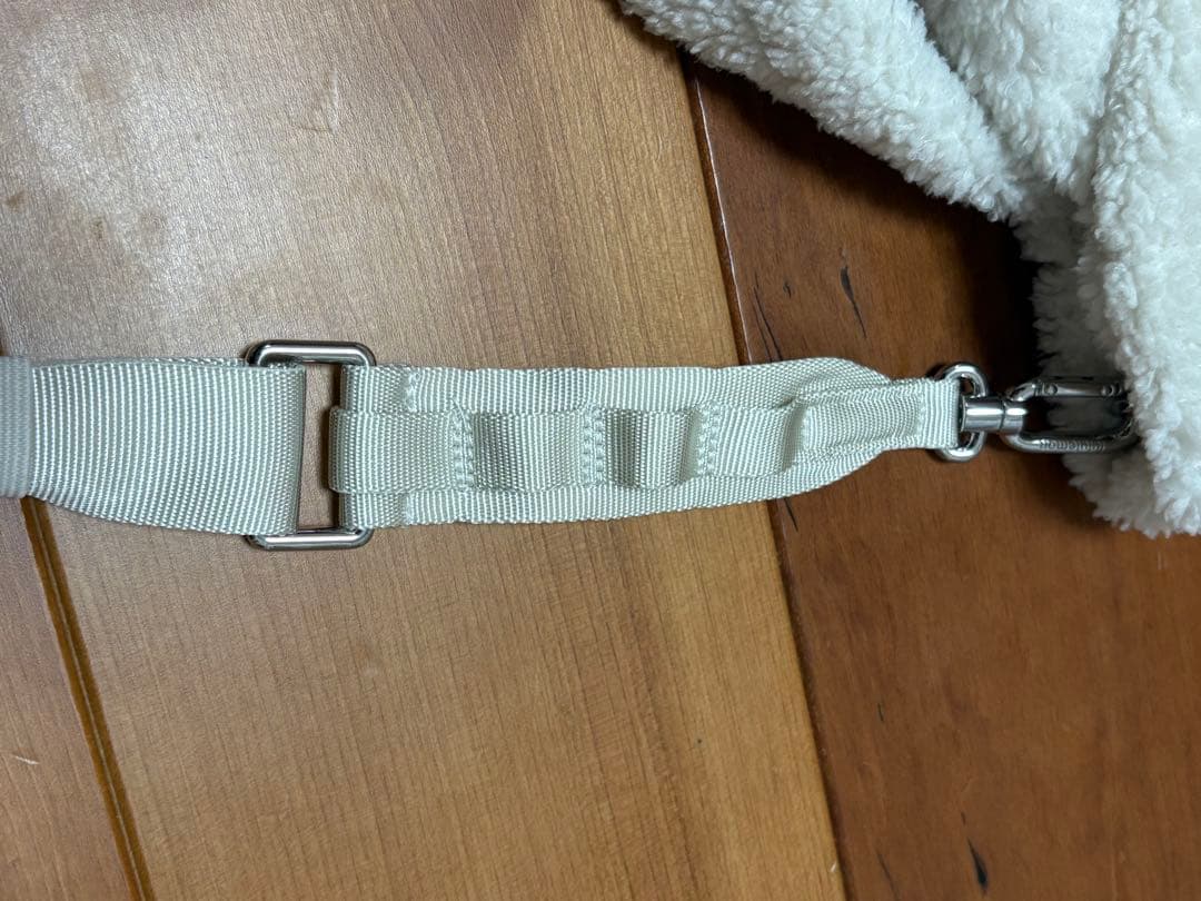 lululemon ホワイトもこもこバッグ