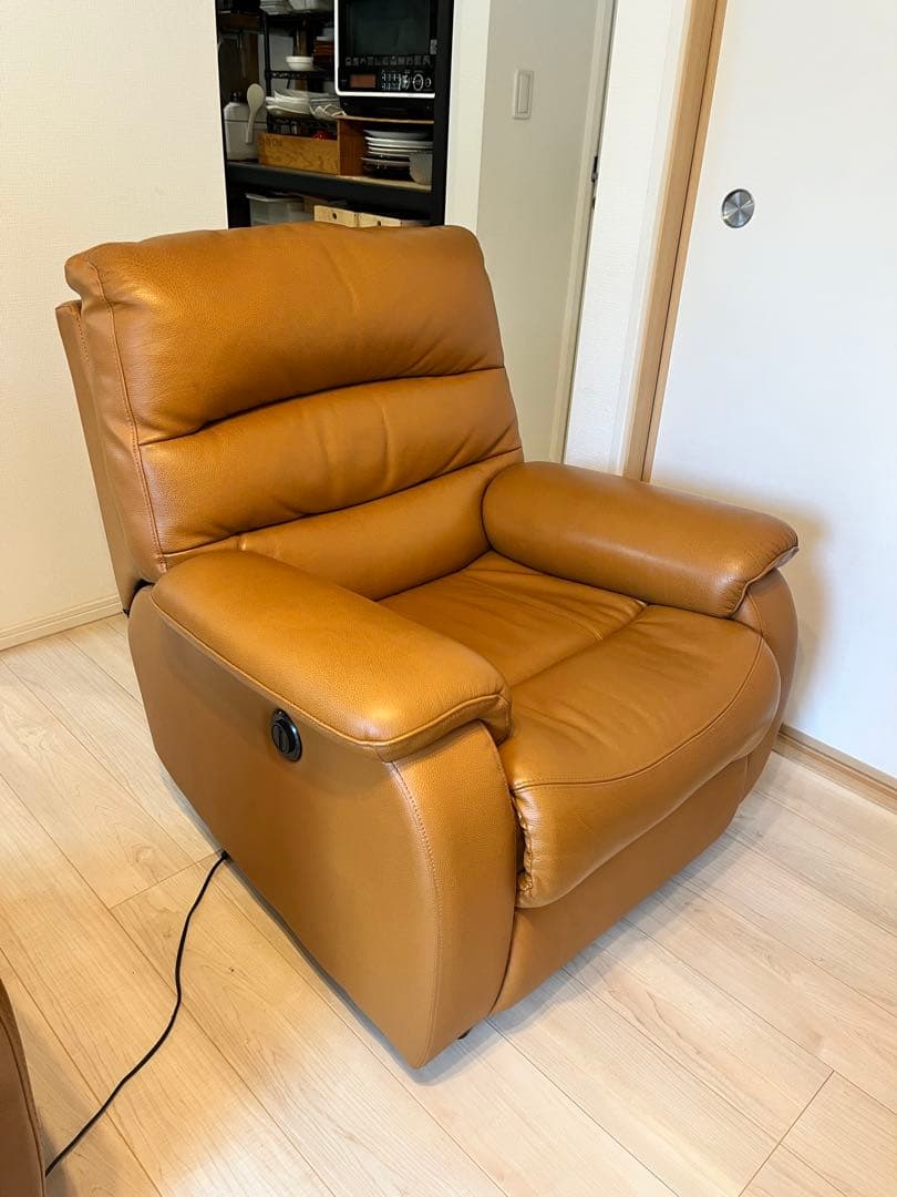 ニトリ　１人用　電動リクライニングソファ(ビリーバー3) 本革 厚革