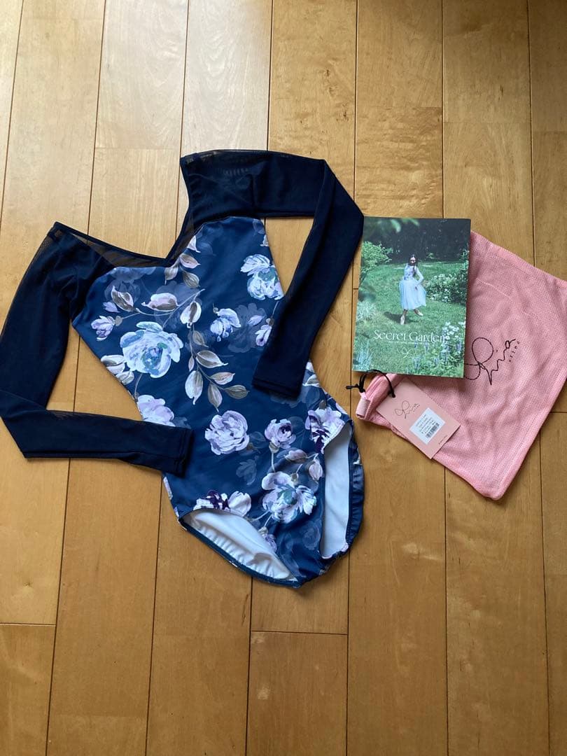スティナ　stina type V joy flower dark navy M
