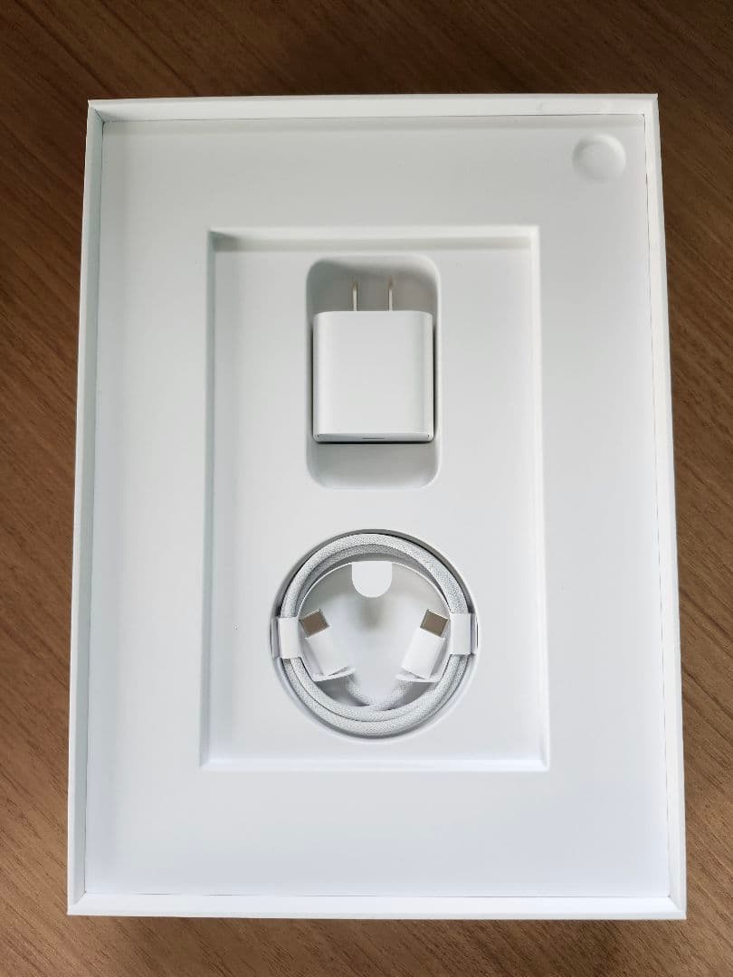 iPad A16 128GB シルバー wifi ケースとペン