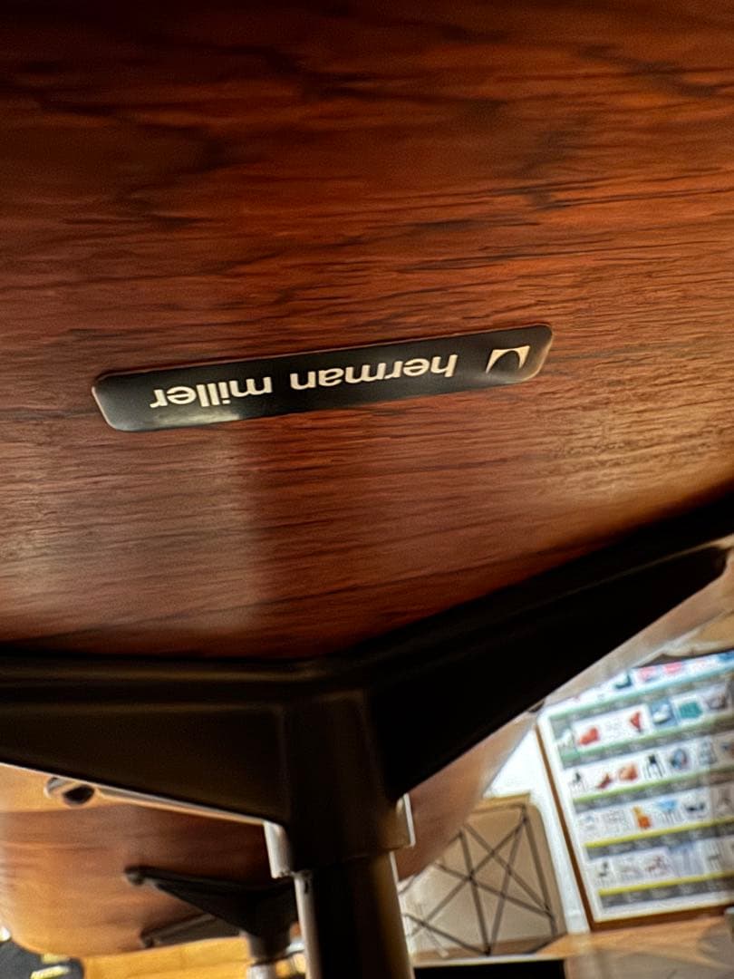 博物館行き？ハーマンミラーHermanMillerラウンジチェアイームズソファ