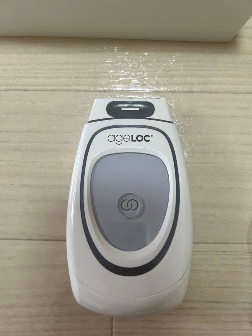 ガルバニックスパ ageLOC スキンケアデバイス 本体と付属品