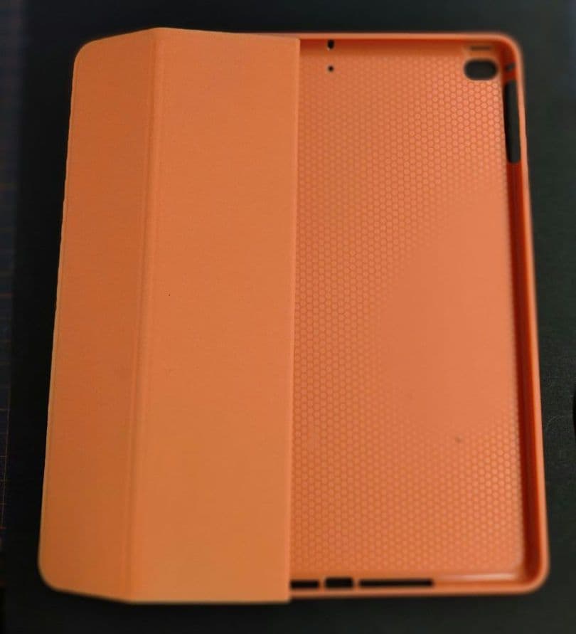 【美品】 iPad 第6世代（A1893）32GB　WiFiモデル