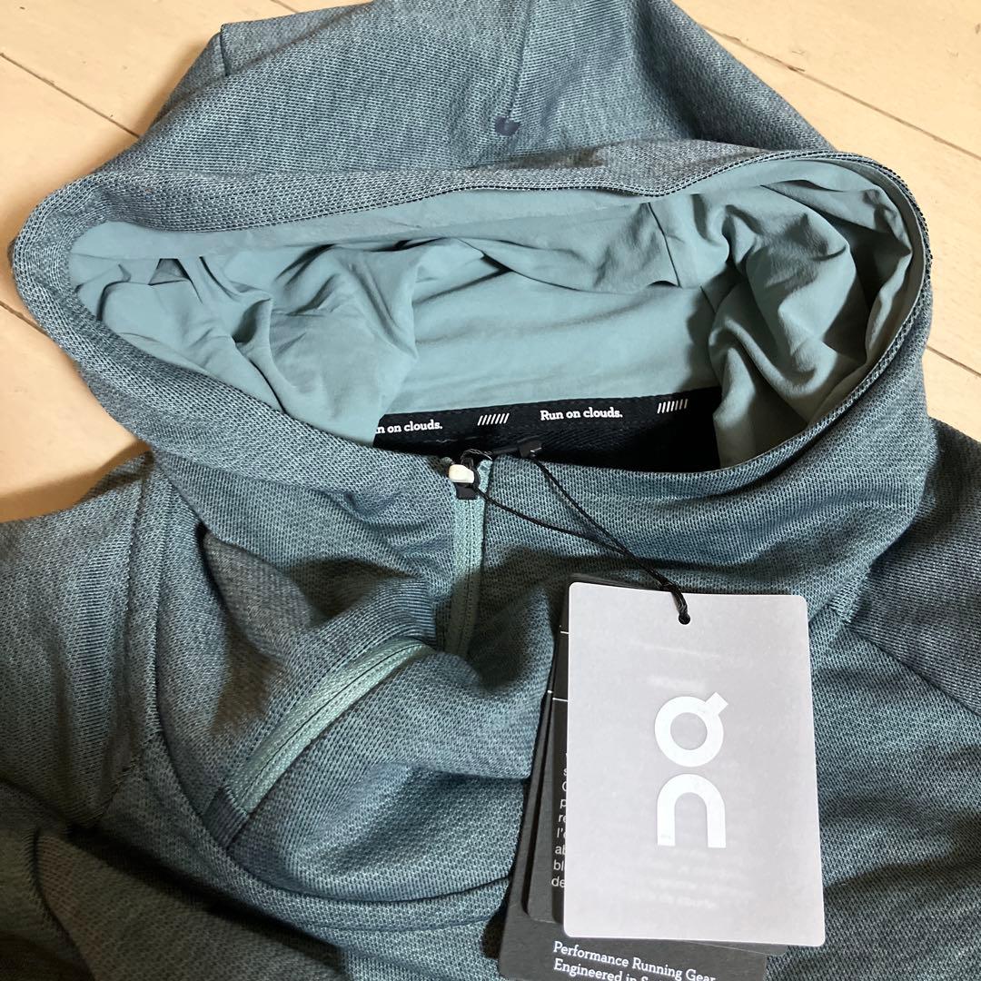 新品未使用　ON レディスパーカーXSサイズ