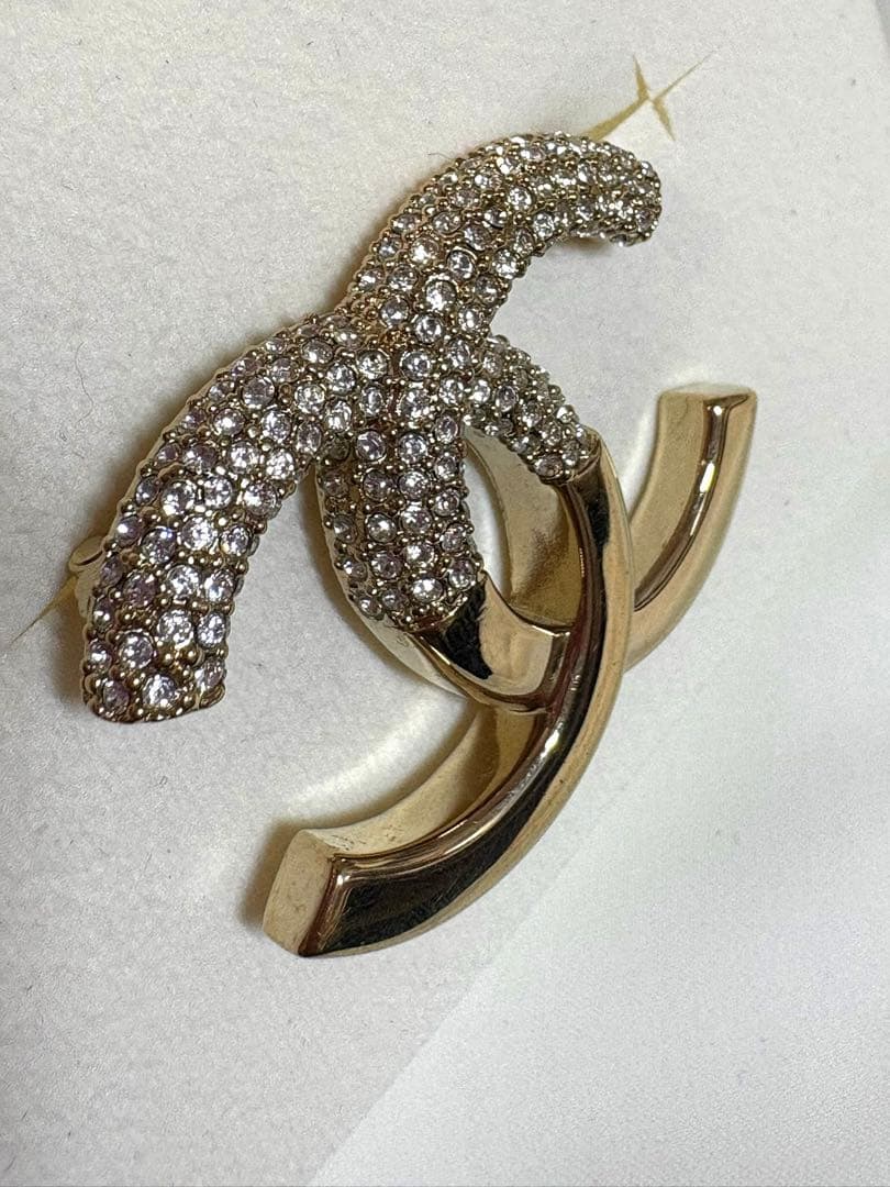 CHANEL ゴールド ブローチ ココマーク　ロゴ　ラインストーン