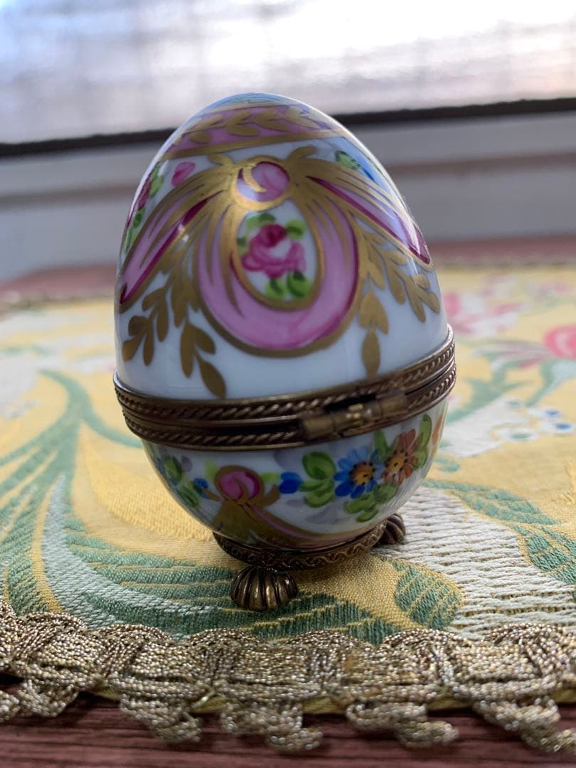 リモージュボックス　フランス製　絵柄が素敵な卵型の小物入れ！指輪入れて下さい！