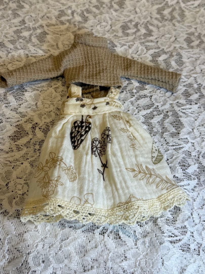 ドール 30cm本体＋衣装2着＋靴2足＋バッグ1点 ウィッグカスタムドール