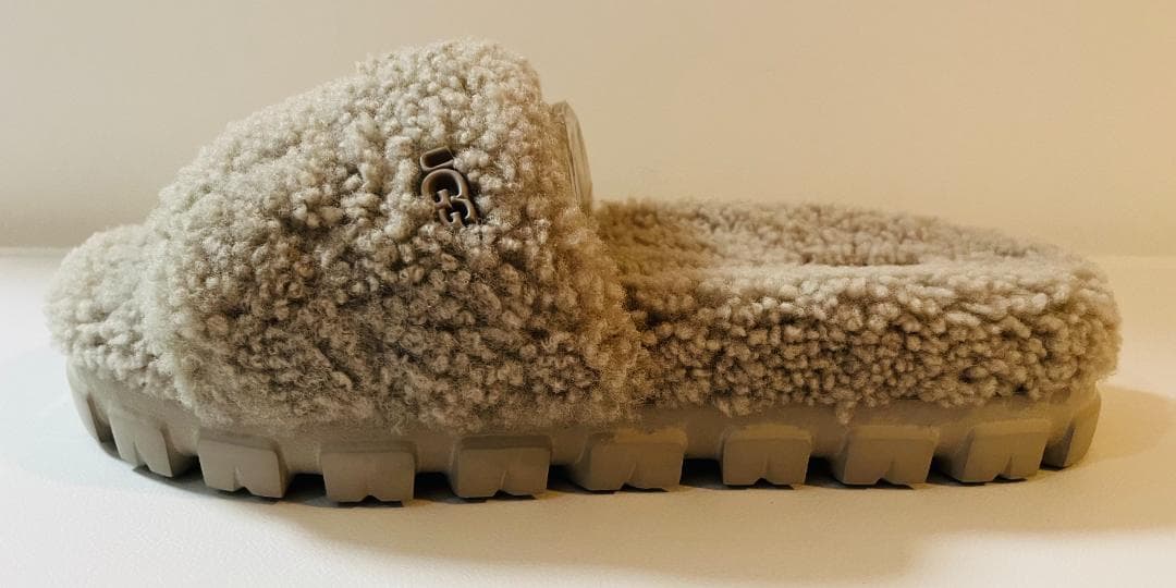 【新品】UGG COZETTA CURLY ボアサンダル GOA 24cm