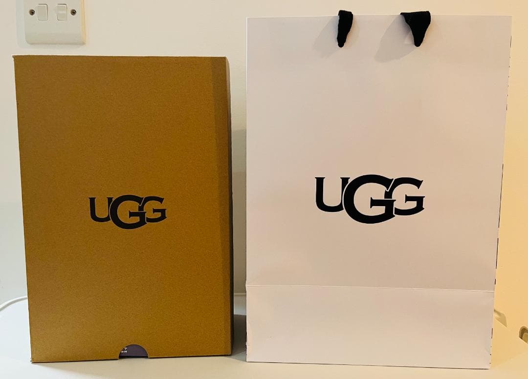 【新品】UGG COZETTA CURLY ボアサンダル GOA 24cm