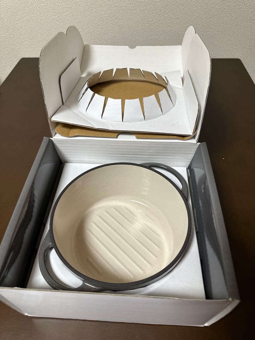 【新品未使用】VERMICULAR オーブンポット ラウンド #18