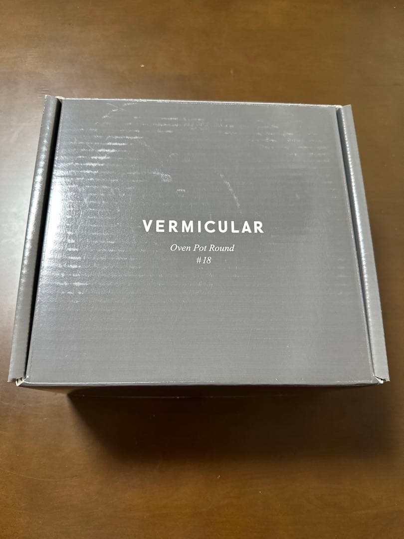 【新品未使用】VERMICULAR オーブンポット ラウンド #18