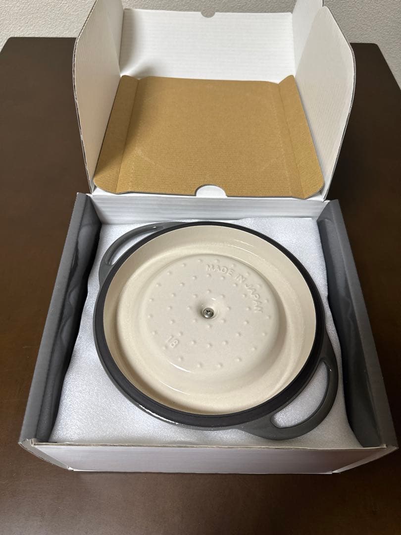 【新品未使用】VERMICULAR オーブンポット ラウンド #18