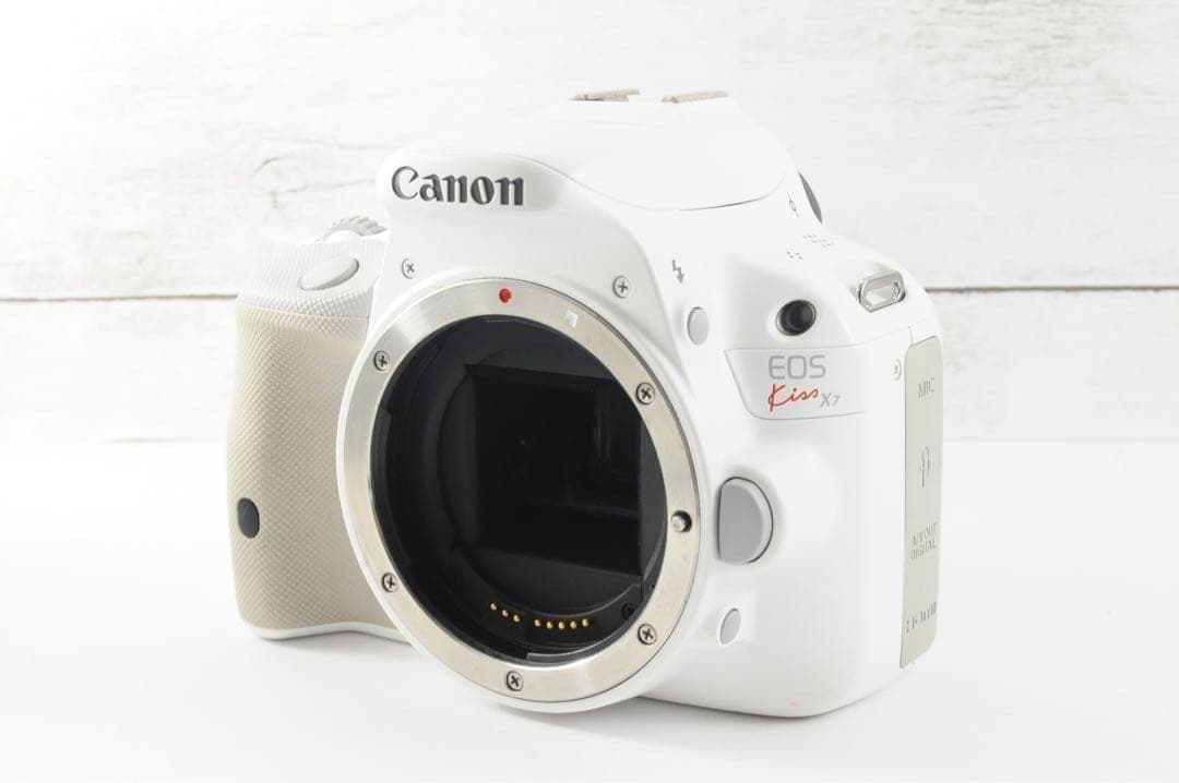 ❤️人気ホワイト❤️スマホ転送❤️Canon kiss X7