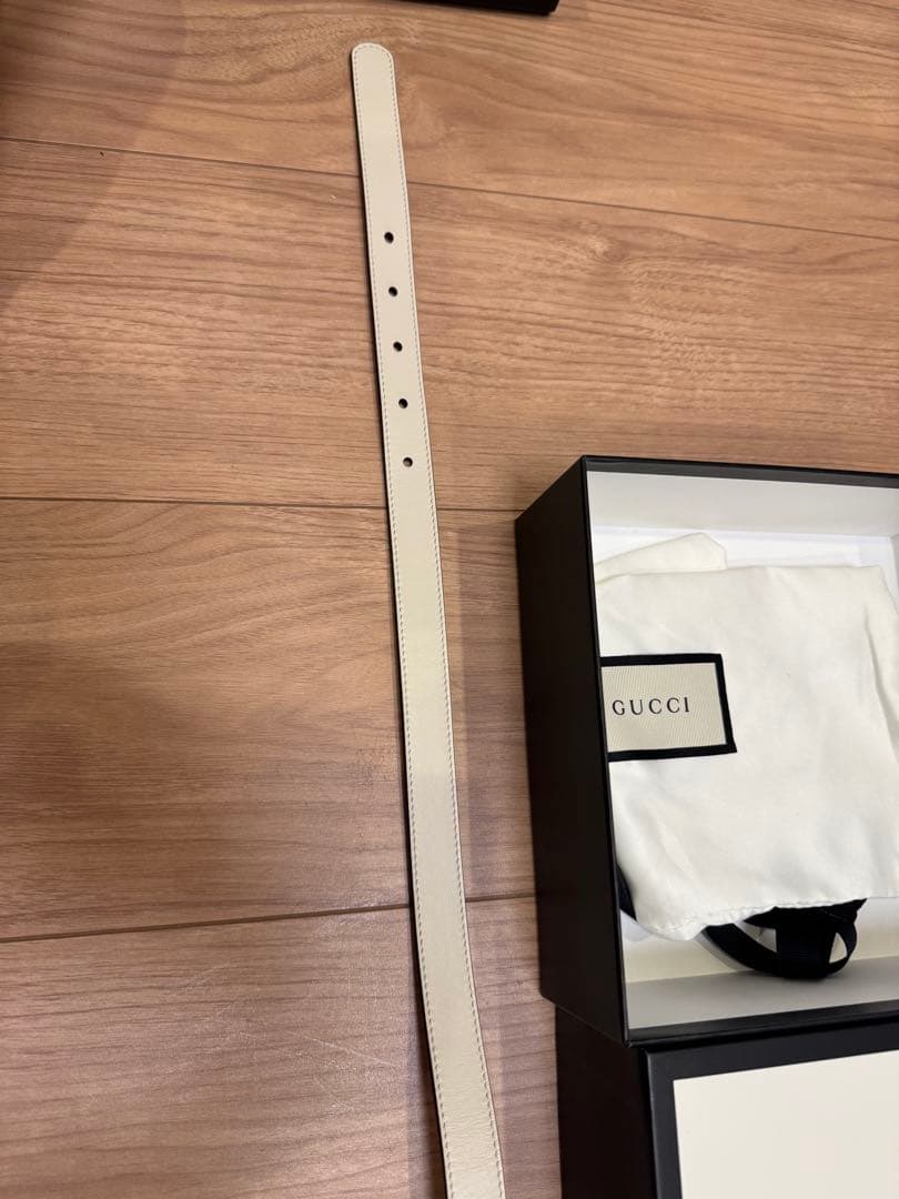 GUCCI ホワイト ベルト ダブルG スリムベルト