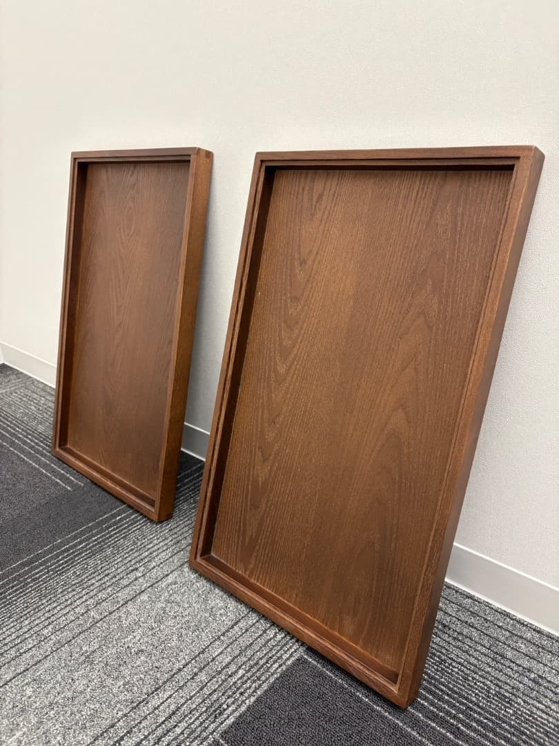 木製と金属フレームのコーヒートレイ