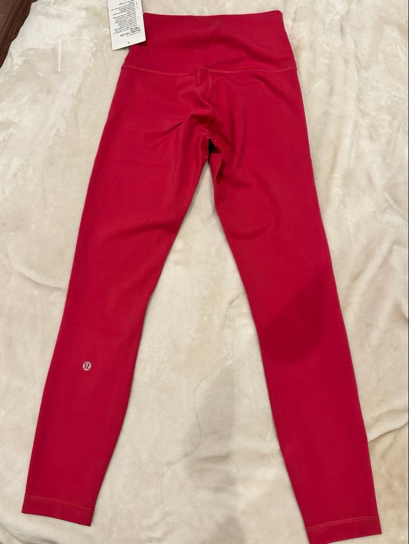 ルルレモン レギンス&ブラトップセット ピンク 新品 タグ付き