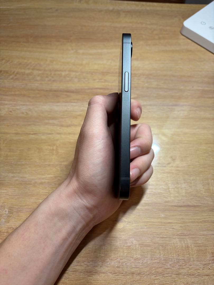 iPhone16e 128GB ブラック バッテリー100%