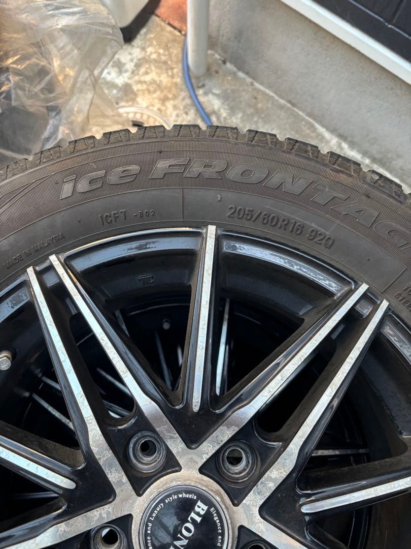 205/60R16 スタッドレスタイヤホイール4本