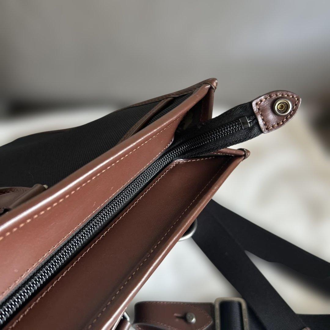 【美品】ハンティングワールド 【7831ビジネスバック】 ブラック&ブラウン