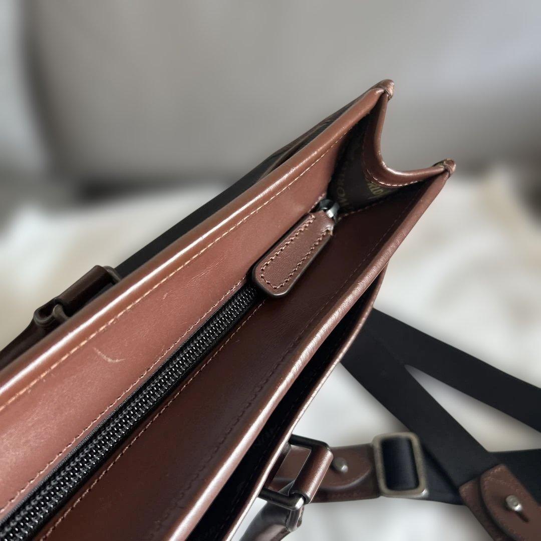 【美品】ハンティングワールド 【7831ビジネスバック】 ブラック&ブラウン