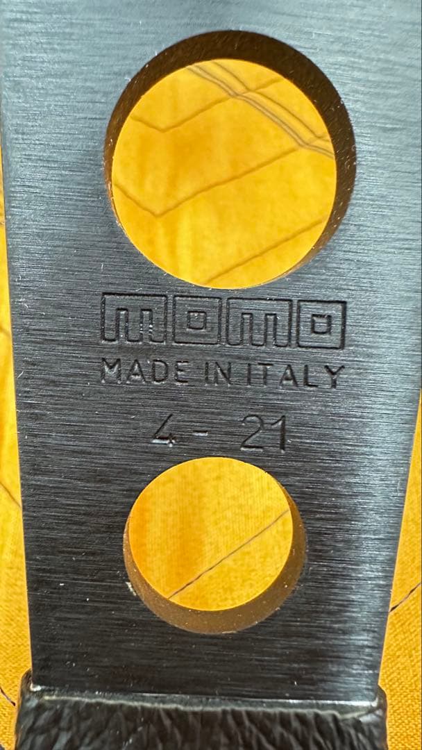 MOMO mod.07 ステアリング ディープコーン