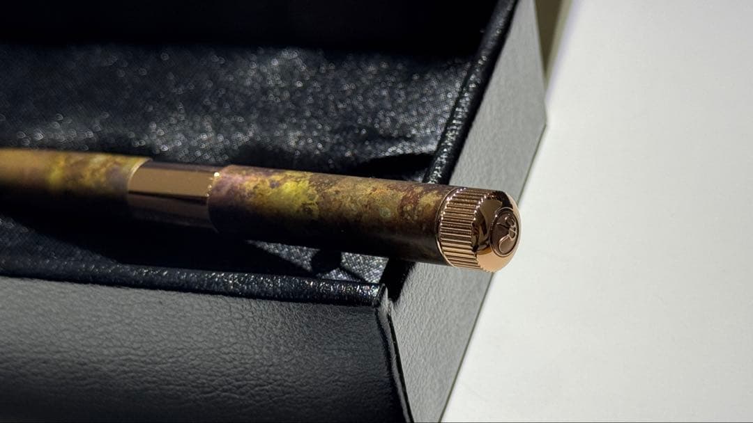 ROMEO No. 3 斑紋孔雀色 ヴィンテージローズ ロメオ ボールペン 細軸