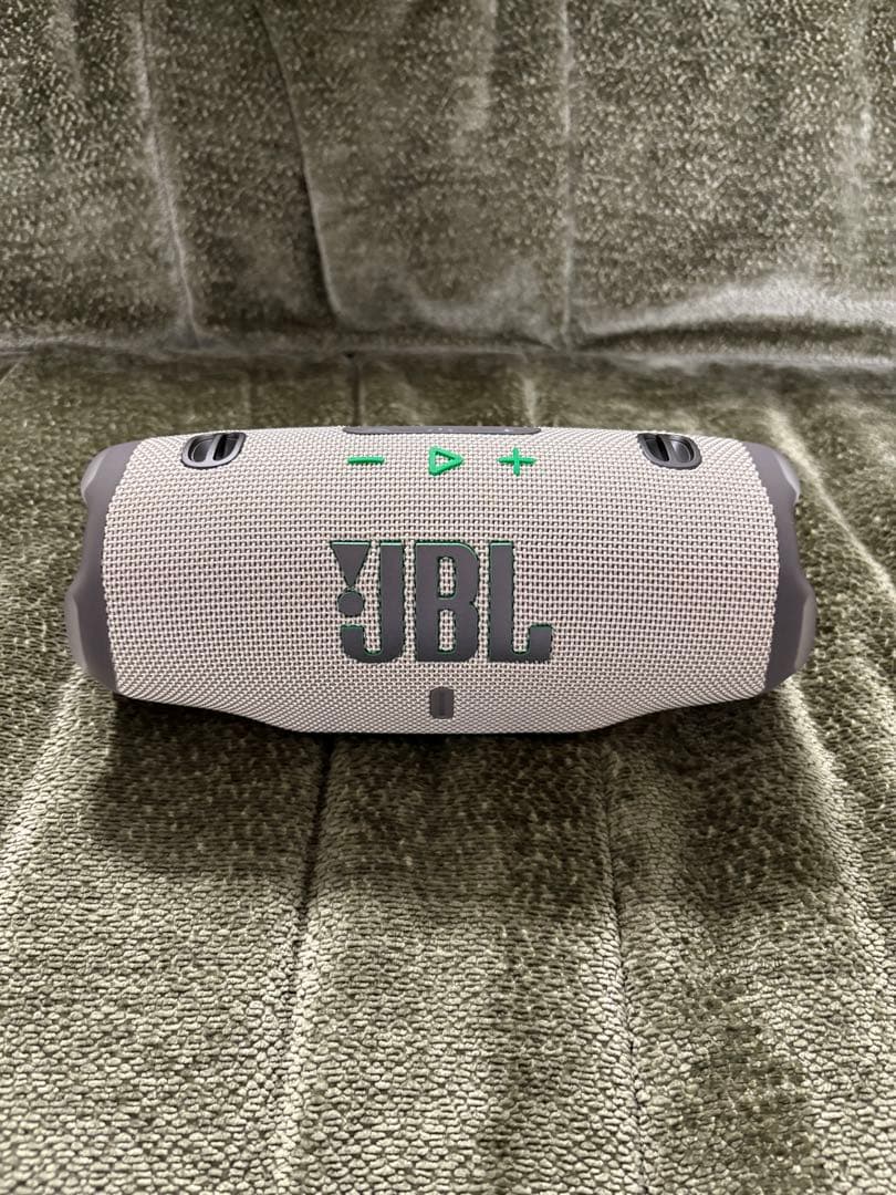 JBL charge6 ウィンブルドングリーン　未使用に近い