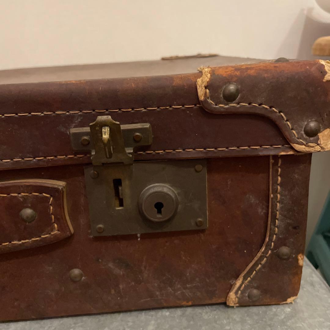 アンティークのトランクケース