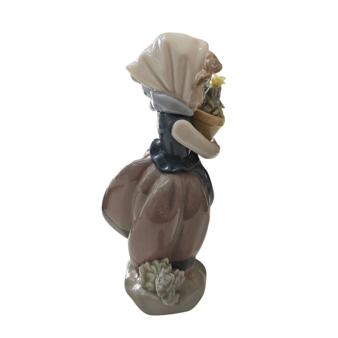 リヤドロ　春が来た」置物　アンティーク