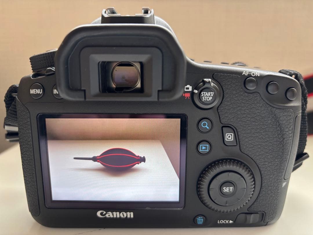 Canon EOS 6D デジタル一眼レフカメラ　本体