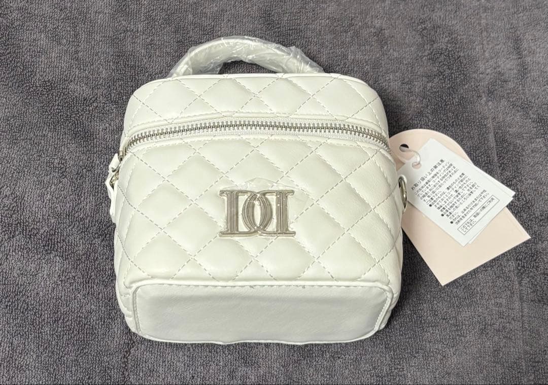 Darich【シルバーパーツ】キルティングスクエアミニバッグ WHT ホワイト