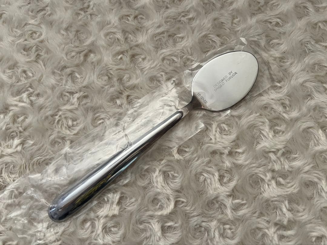 カトラリー　福田繁雄デザインスプーン“立場が入れ替わってしまったスプーン\"