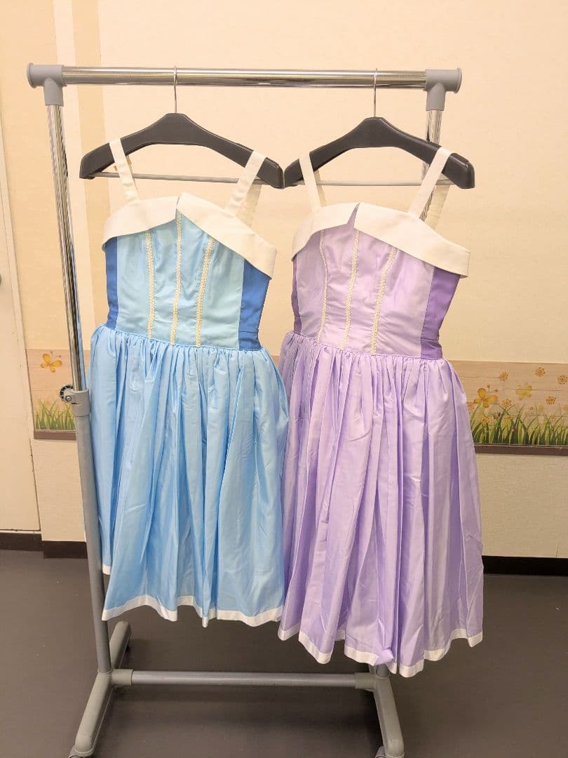 バレエ衣裳/サテンフレアスカート。5着セット　頭飾り付き。