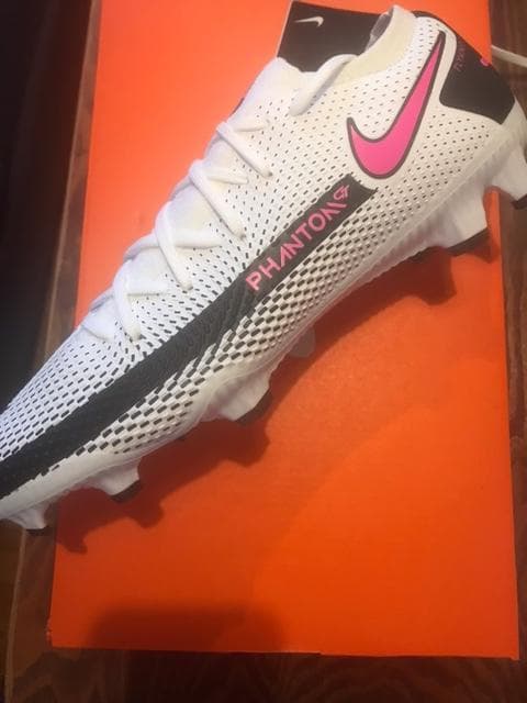 NIKE ファントムGTPRO　FG　27.0ｃｍ