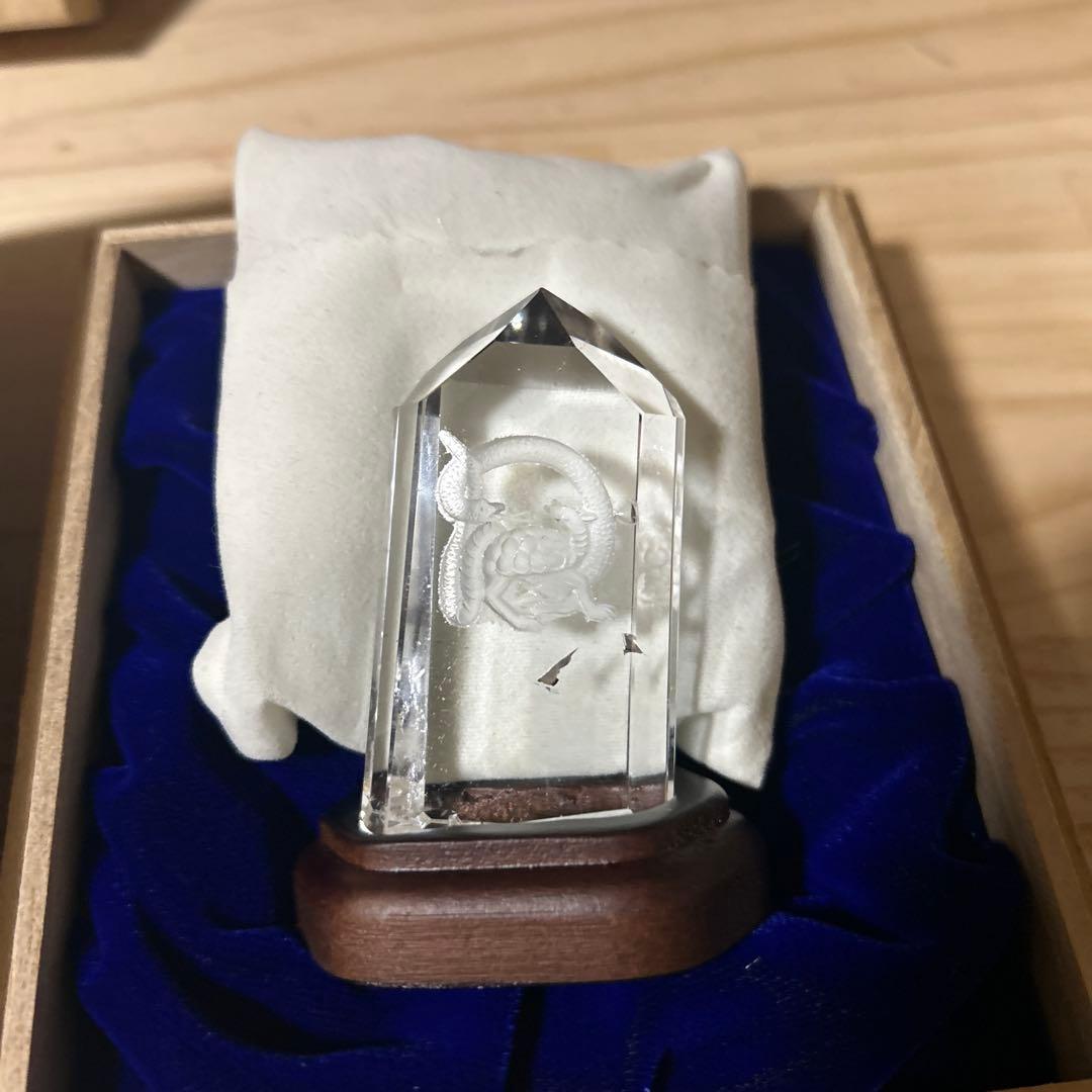 天然クォーツ ロッククリスタル　鑑別書付き　パワーストーン　木製台座付き