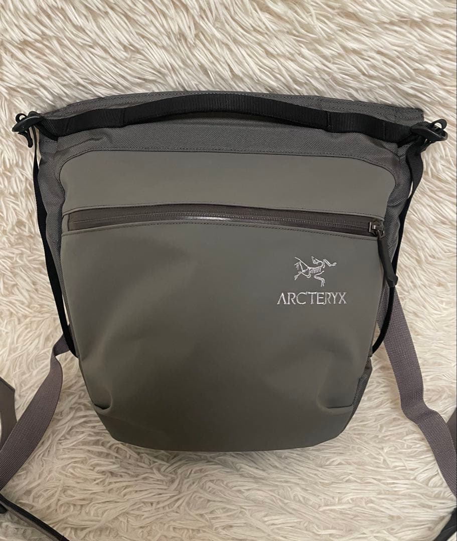 アークテリクス BEAMS ビームス 別注 ARRO 8 アロー8 グレー