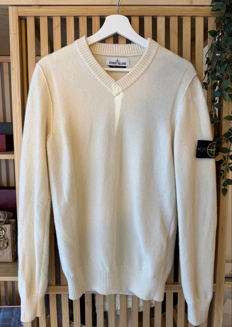 Stone  Vネックニット