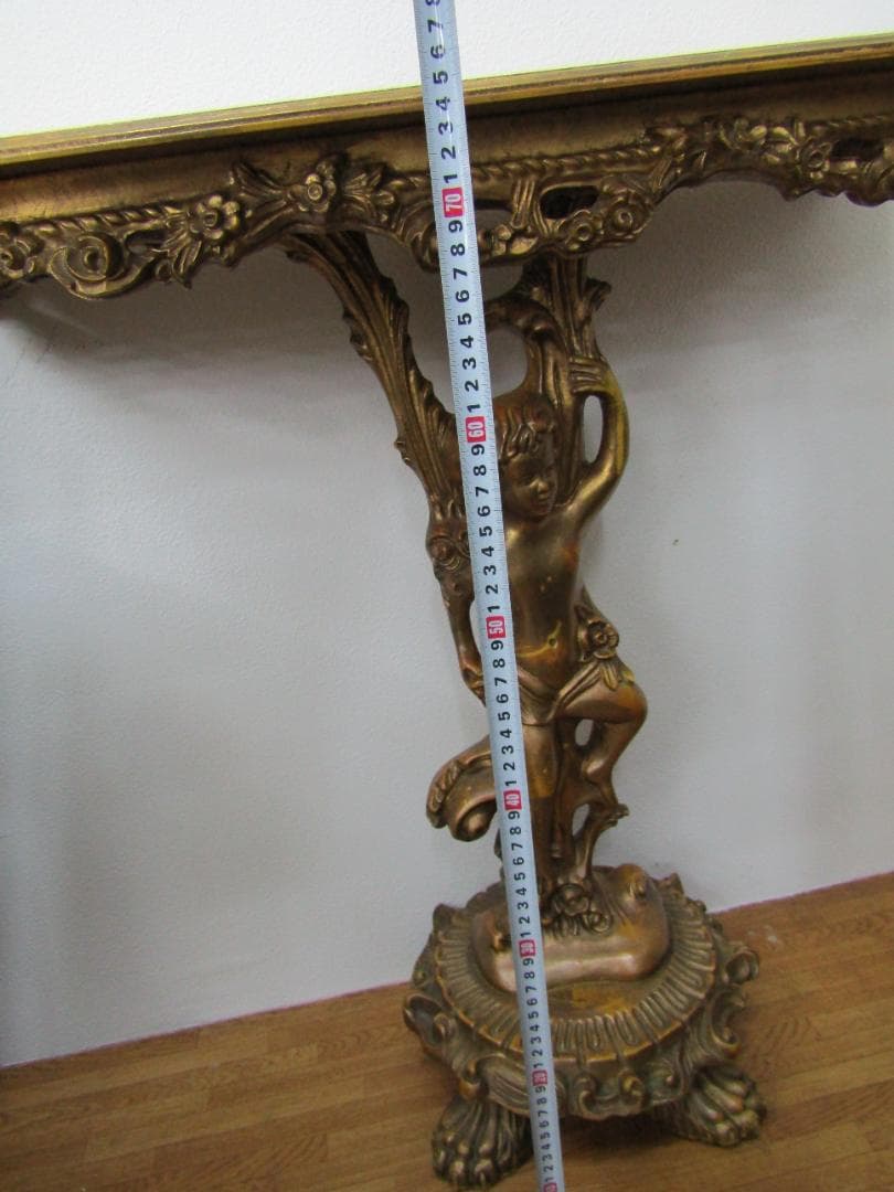 クラシック木製彫刻テーブル　アンティーク