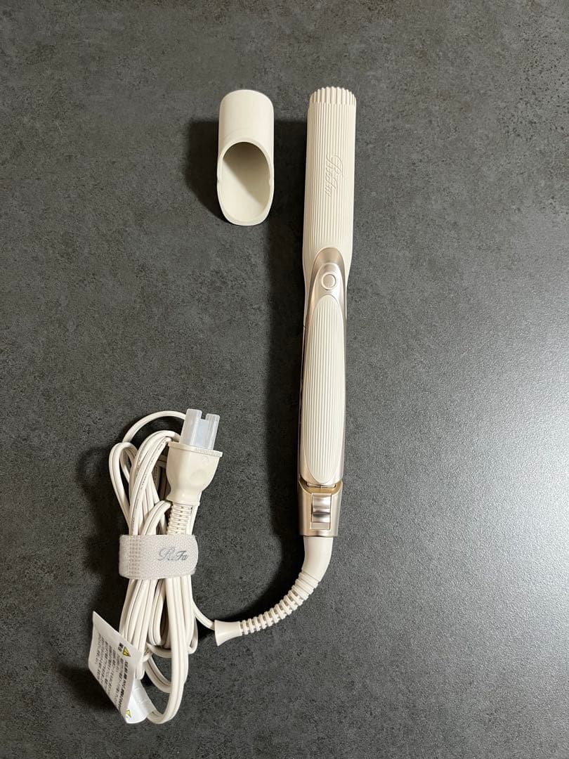 kmyum　リファストレートアイロン