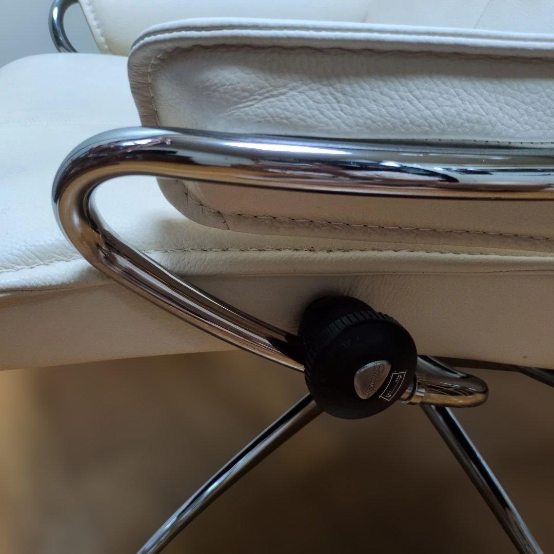 エコーネス　ホワイトレザーアームチェア