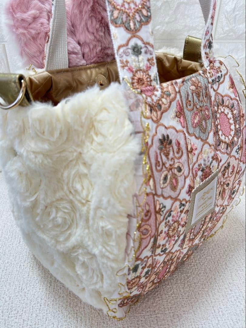 く*さ様 コヤンイサムチョン　ハンドメイド　 ファーバッグ　ルミちゃん　ピンクう