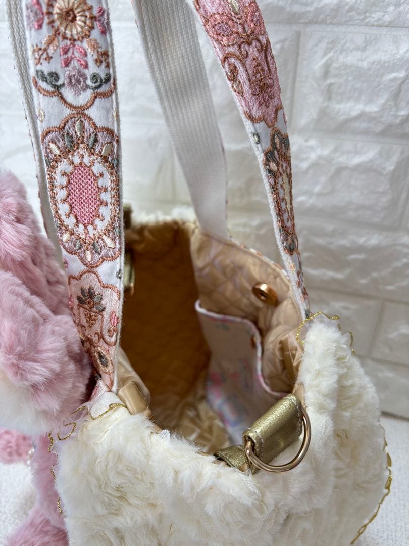 く*さ様 コヤンイサムチョン　ハンドメイド　 ファーバッグ　ルミちゃん　ピンクう