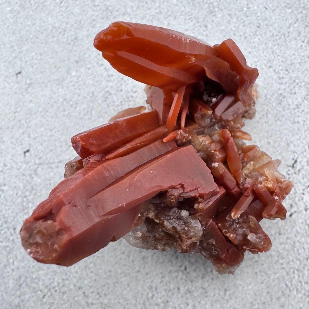 G-57マダガスカル産 赤水晶 クラスター 天然石　レッドクォーツ 希少原石