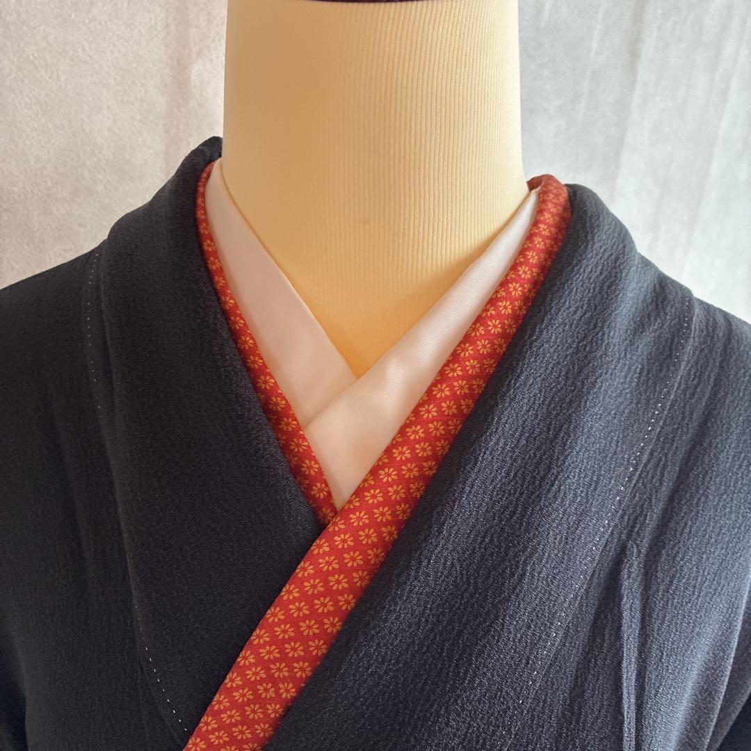 色無地　フルセット　着物　正絹　黒　比翼仕立て　帯で遊ぶ黒　粋　一つ紋刺繍　J5