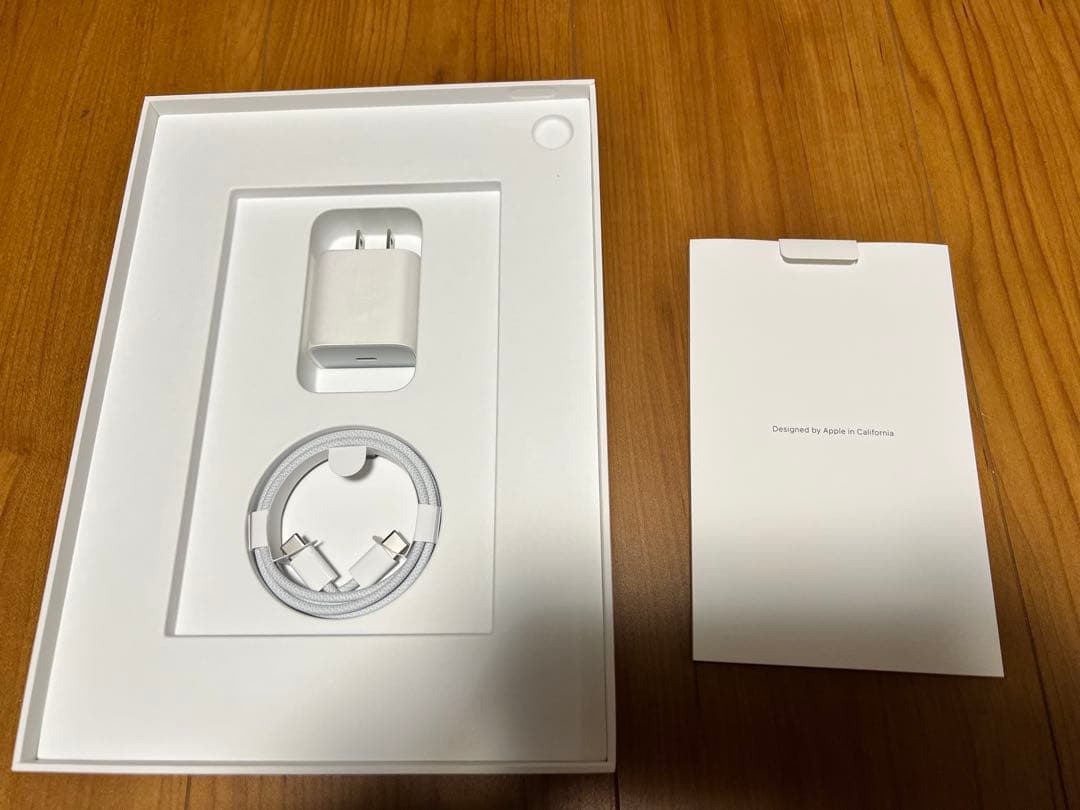 【超美品】ipad10 半年保証有　64G 付属品有 +予備ケーブル、充電器付