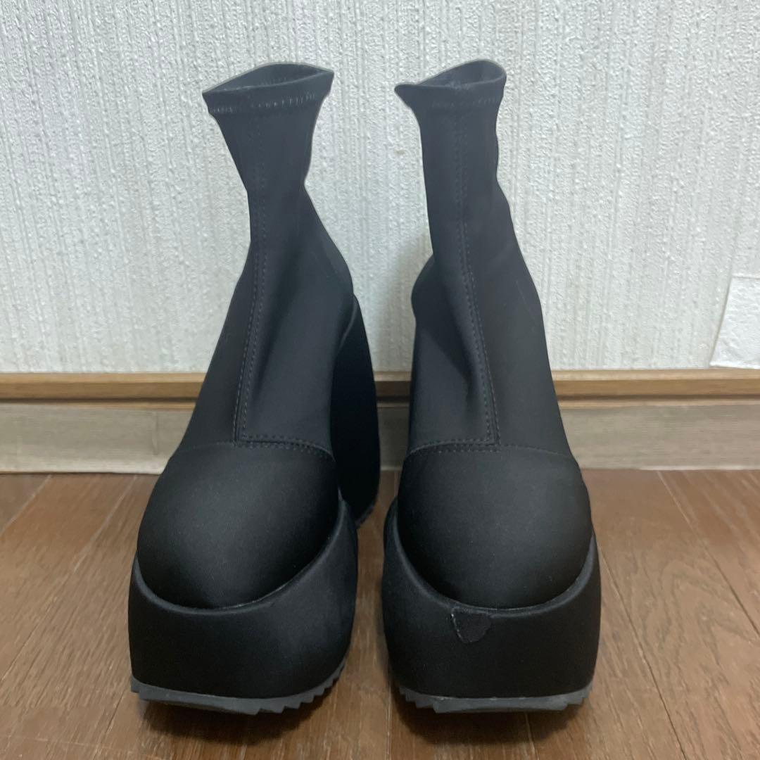 靴 yello TOKYO BLACK PLATFORM SHORT BOOTS